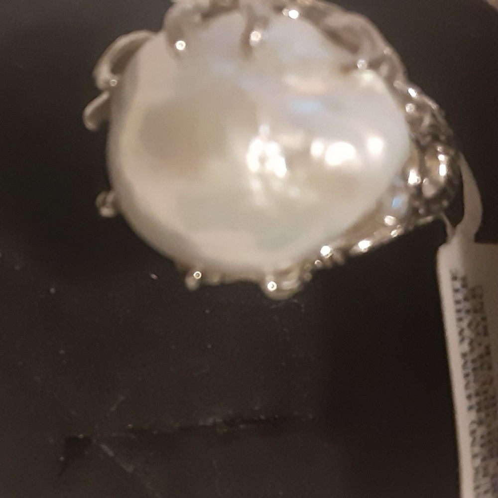 Genusis (TM) 14MM White Cultured Fresh Water Pearl Ring. Size 9 1/8